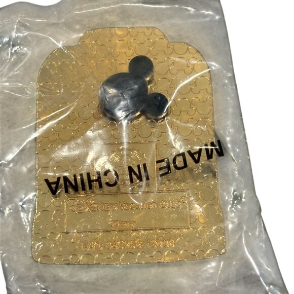Disney Riviera Resort Vacation Club Pin Featuring Mickey & Minnie New - Picture 2 of 3